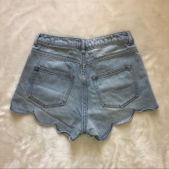 H&M High Rise Scalloped Hem Button-fly Jean Shorts Size 4 - Picture 3 of 10